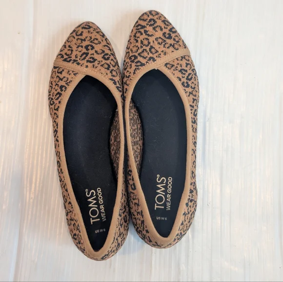 TOMS Women's Tan and Black Leopard Flats Size 6 - Picture 6 of 8